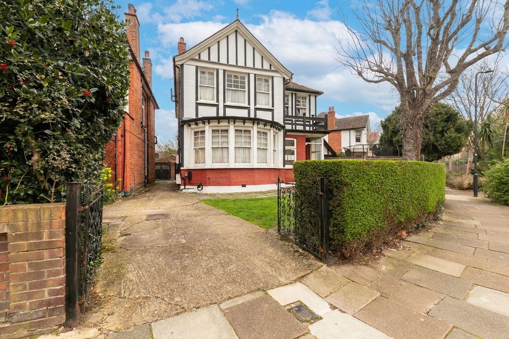 Property photo 1 of 8