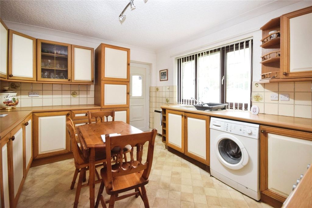 Property photo 3 of 23 Picture No. 22