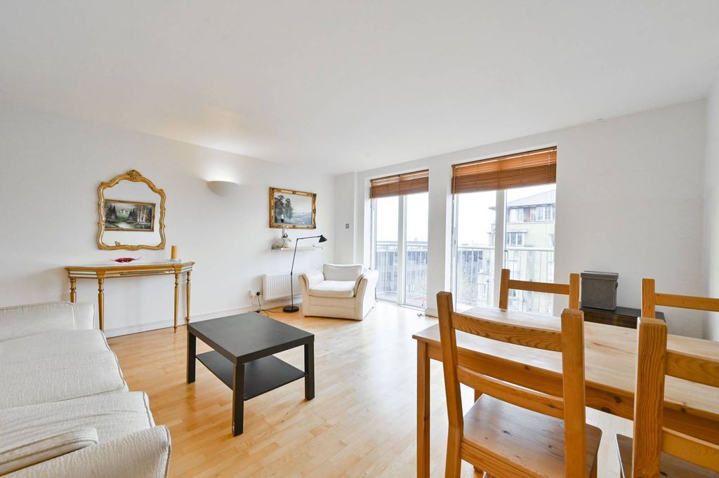 Property photo 1 of 11