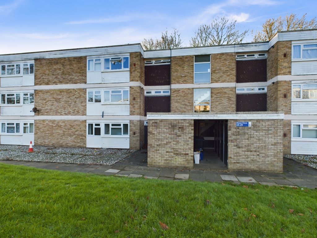 Property photo 1 of 8 3 Bed Flat To Rent Hawe Close, Canterbury Ct2