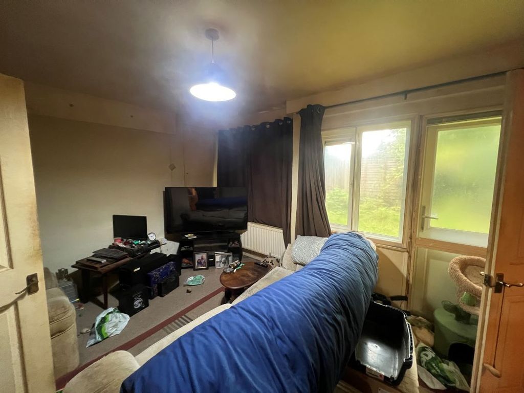 Property photo 3 of 8