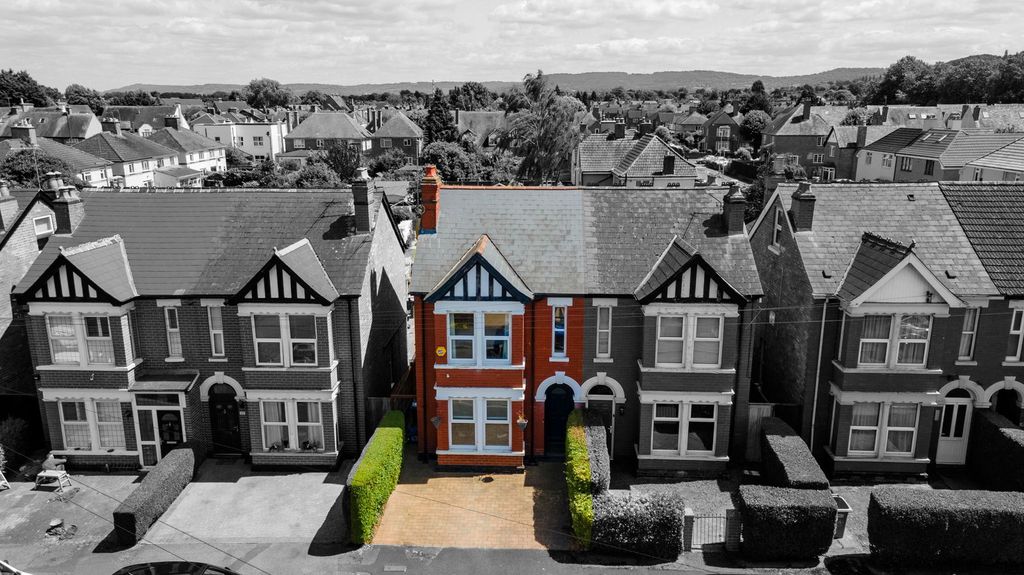 Property photo 1 of 32