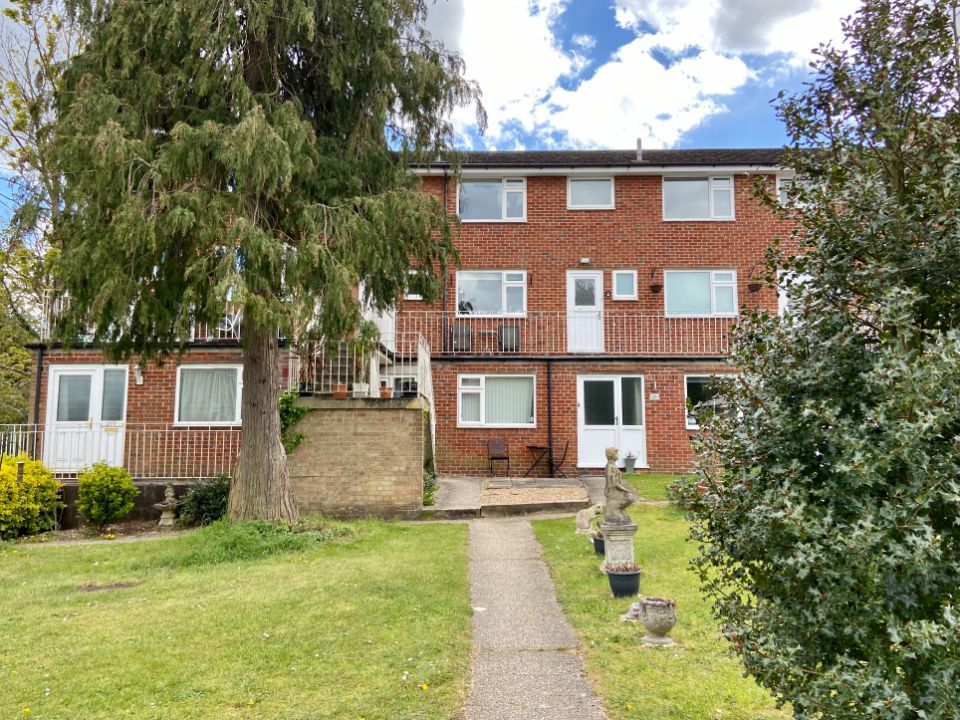 Property photo 1 of 11 Image00010