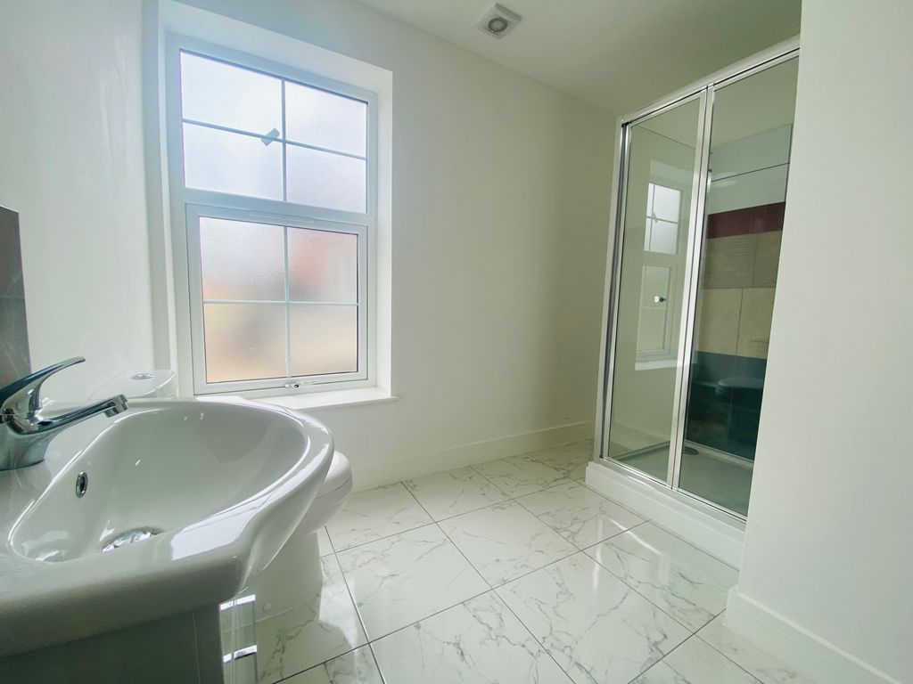Property photo 2 of 5 Bathroom