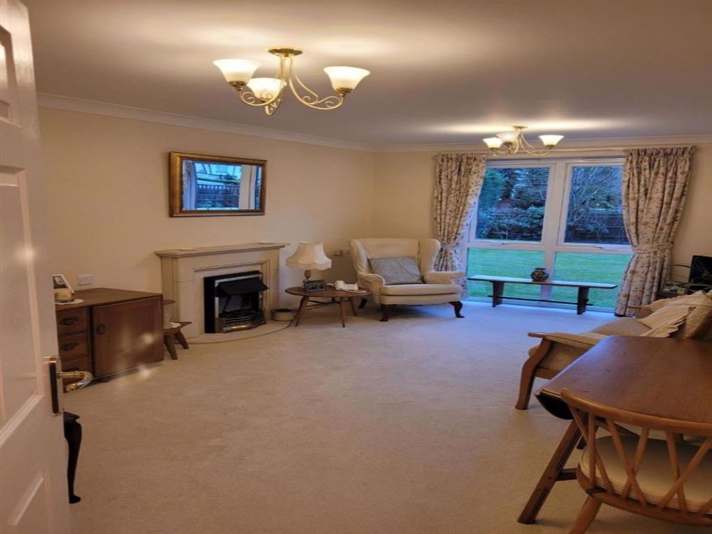 Property photo 2 of 12 Lounge