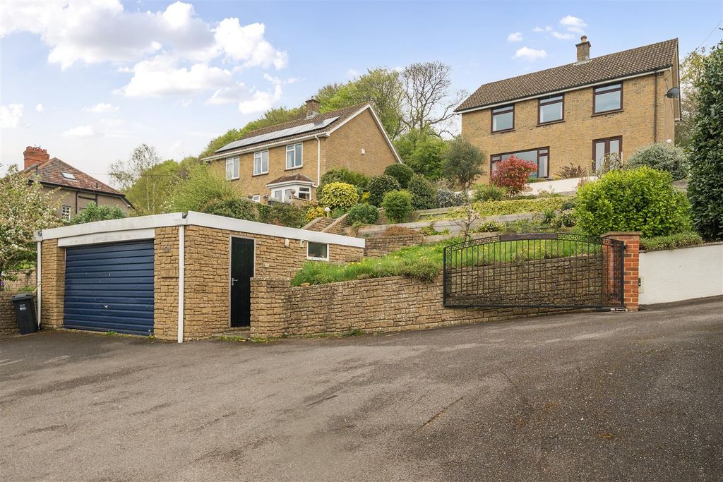 Property photo 1 of 25