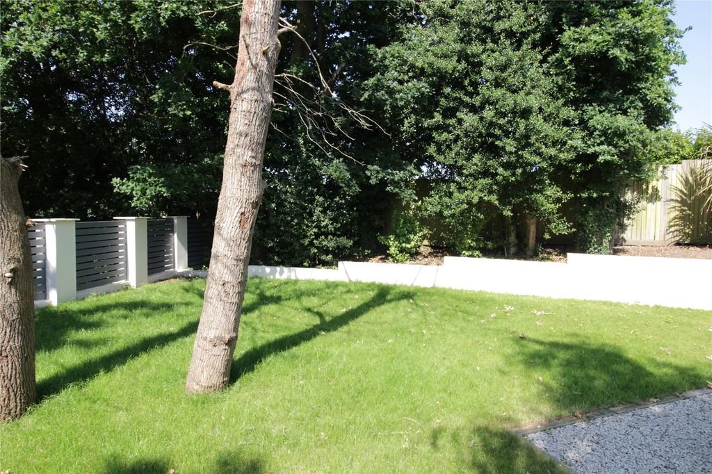 Property photo 2 of 14 Picture No. 04