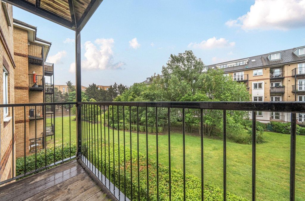 Property photo 2 of 16 Balcony