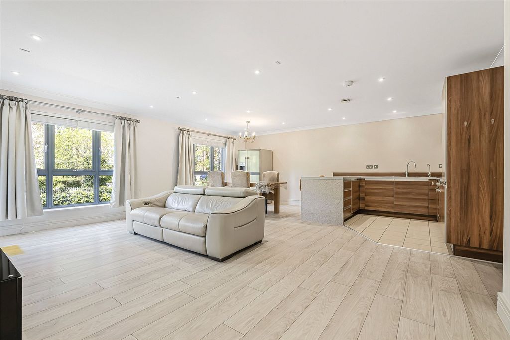 Additional image 2 of 3 bed flat for saleWalton Well Road, Waterfront OX2