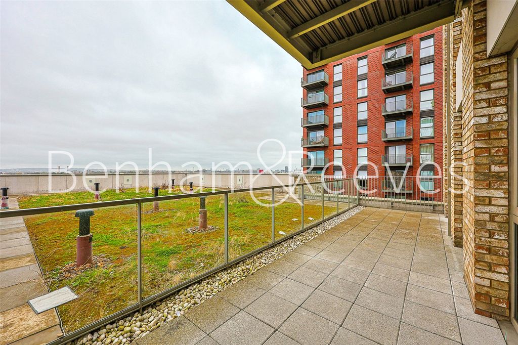 Property photo 3 of 12 Picture No. 01