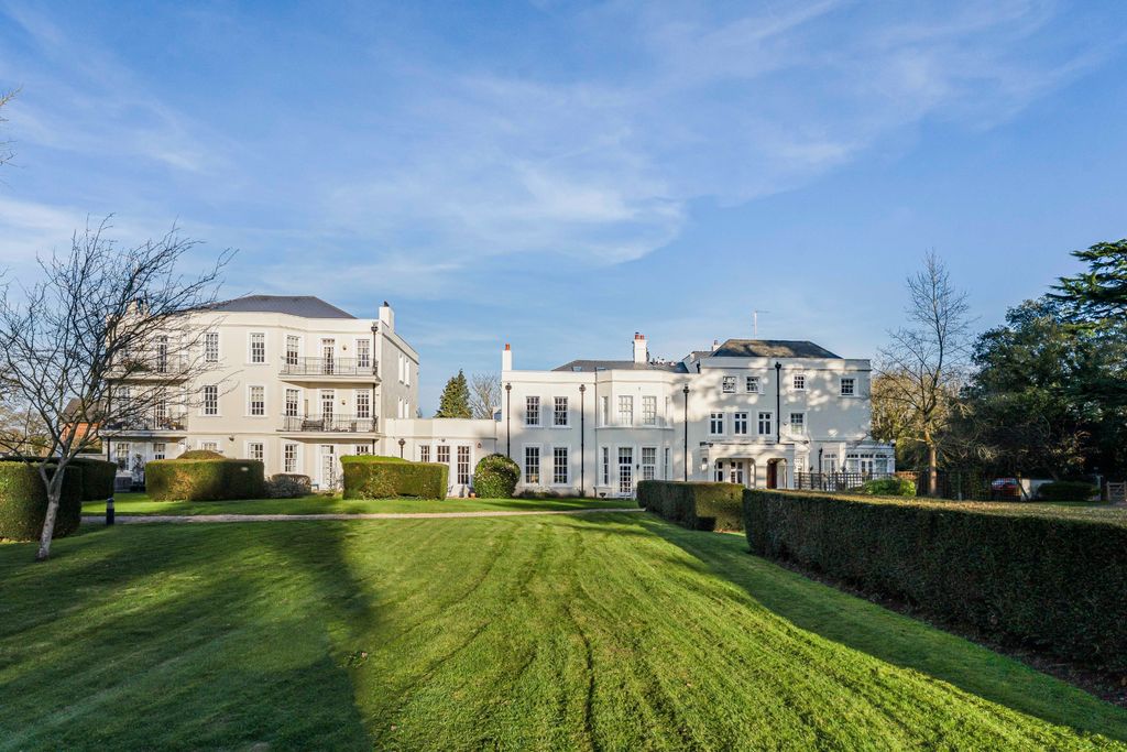 Property photo 1 of 13 Photo 9