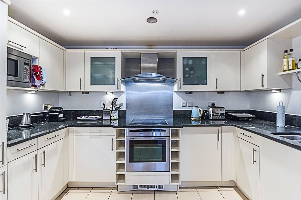 Property photo 3 of 9 Picture No. 11