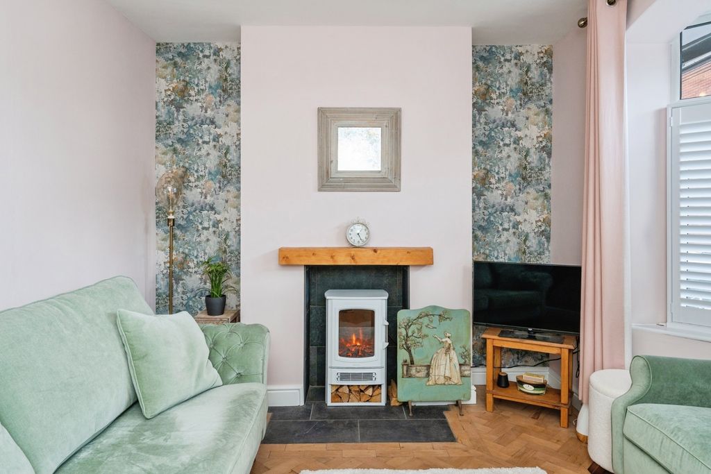 Property photo 2 of 24 Pbox-Img.Jpg