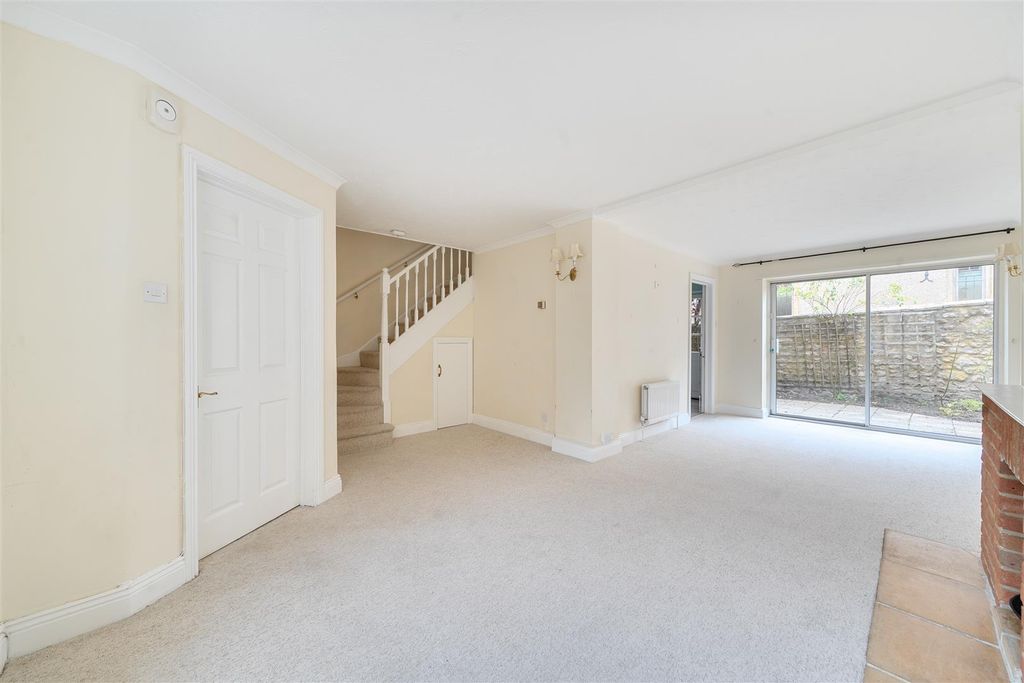 Property photo 2 of 14 Living/Dining Room