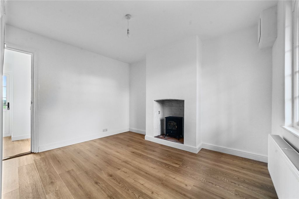 Property photo 3 of 19 Sitting Room