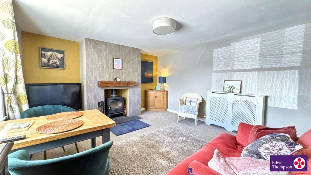 Property photo 3 of 42