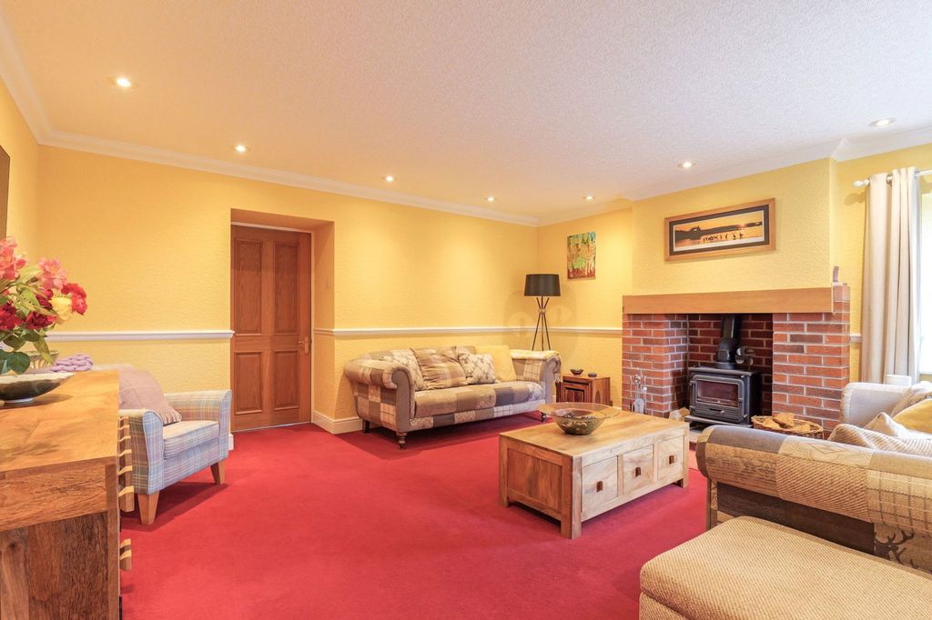 Property photo 3 of 33