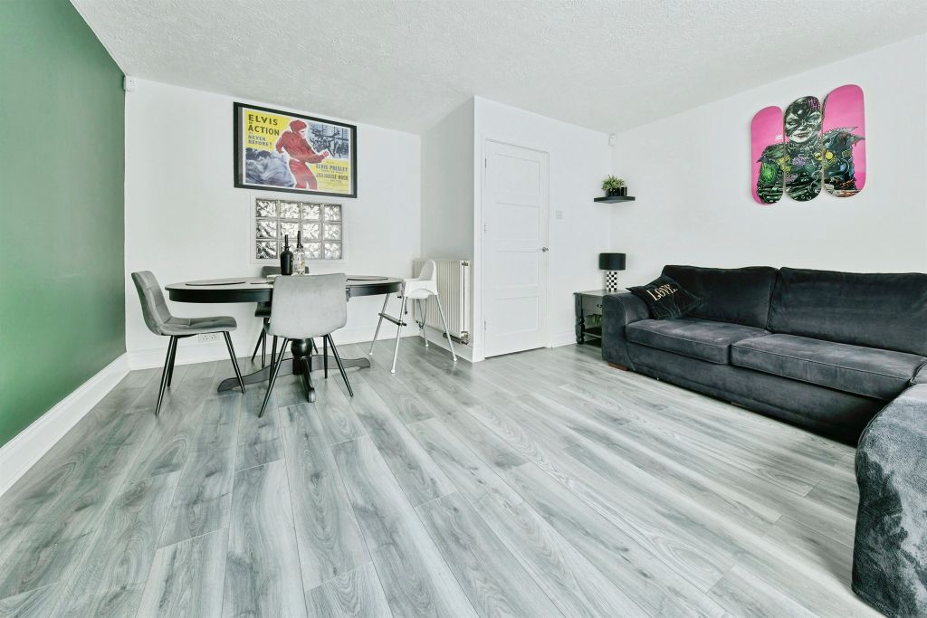 Property photo 3 of 19