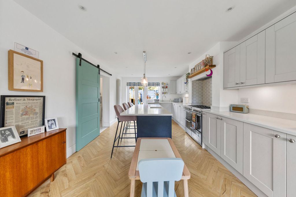 Property photo 3 of 26