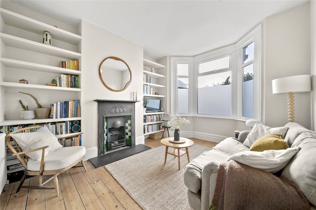 Property photo 2 of 14 Picture No. 16