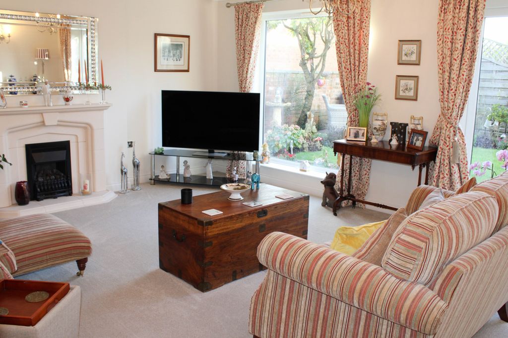 Property photo 2 of 19