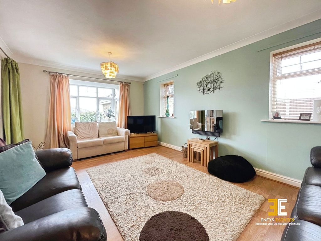 Property photo 2 of 32