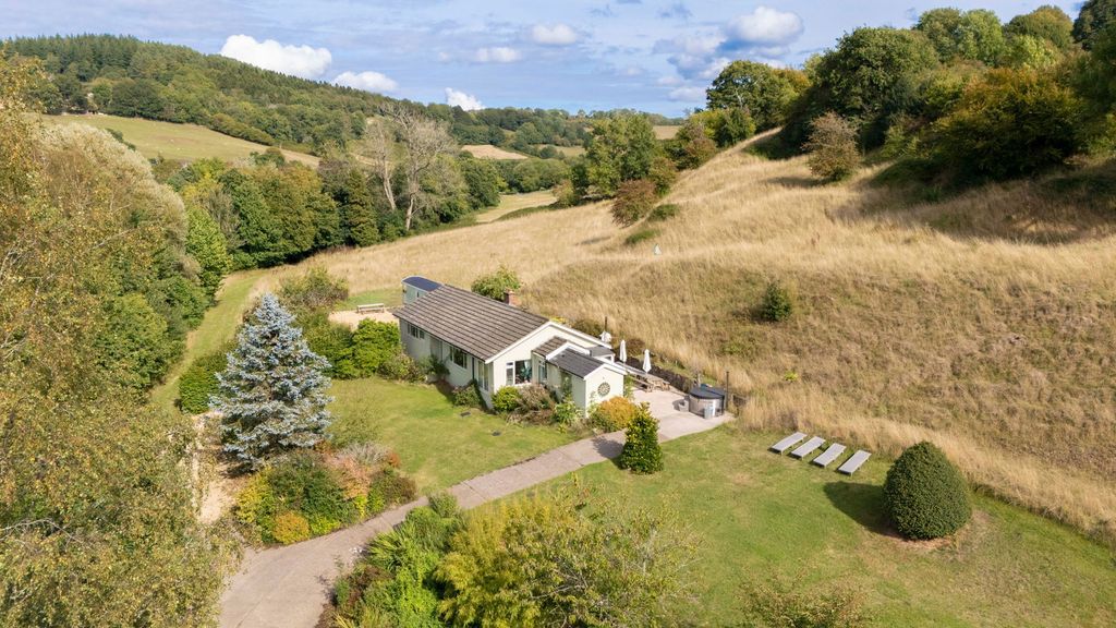 Property photo 1 of 18