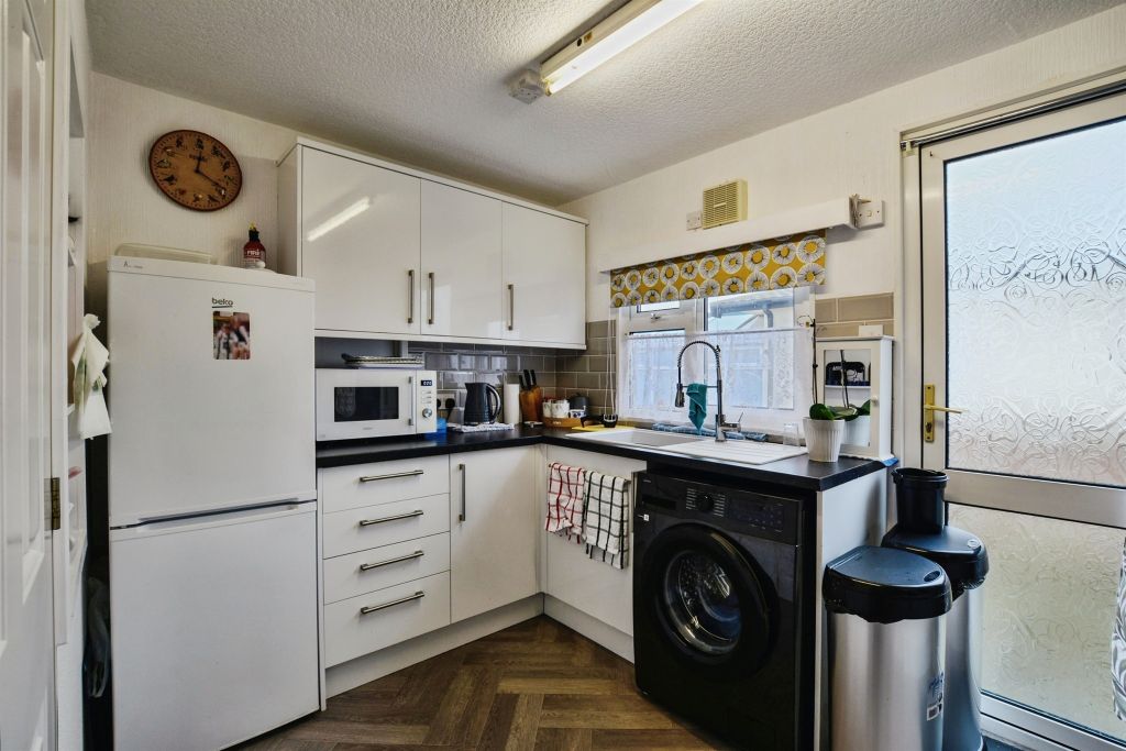 Property photo 2 of 23