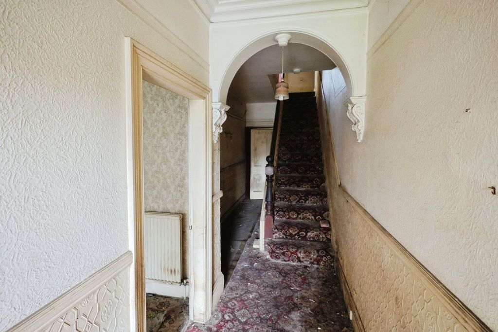 Property photo 2 of 12 Pbox-Img.Jpg