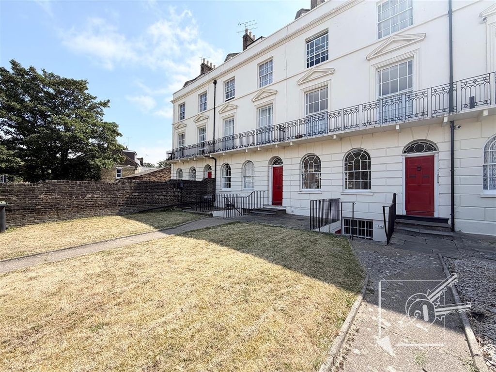 Property photo 1 of 8 External
