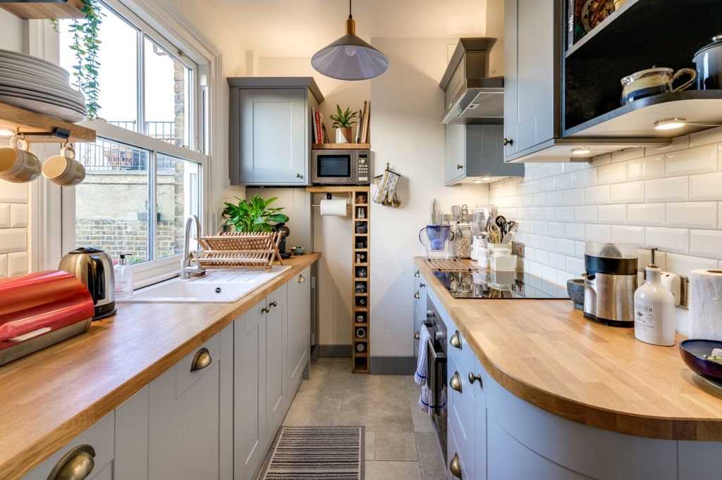 Property photo 3 of 8 Nimu - 118 Bravingto