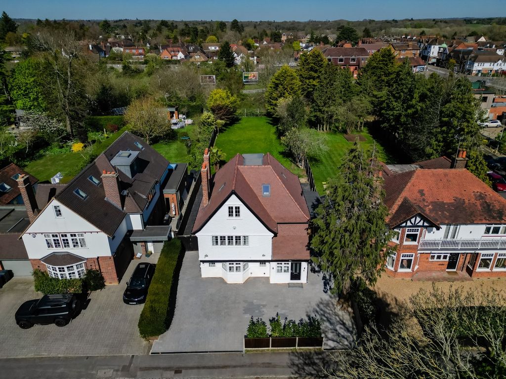 Property photo 1 of 34 4 Bulstrode Way -...