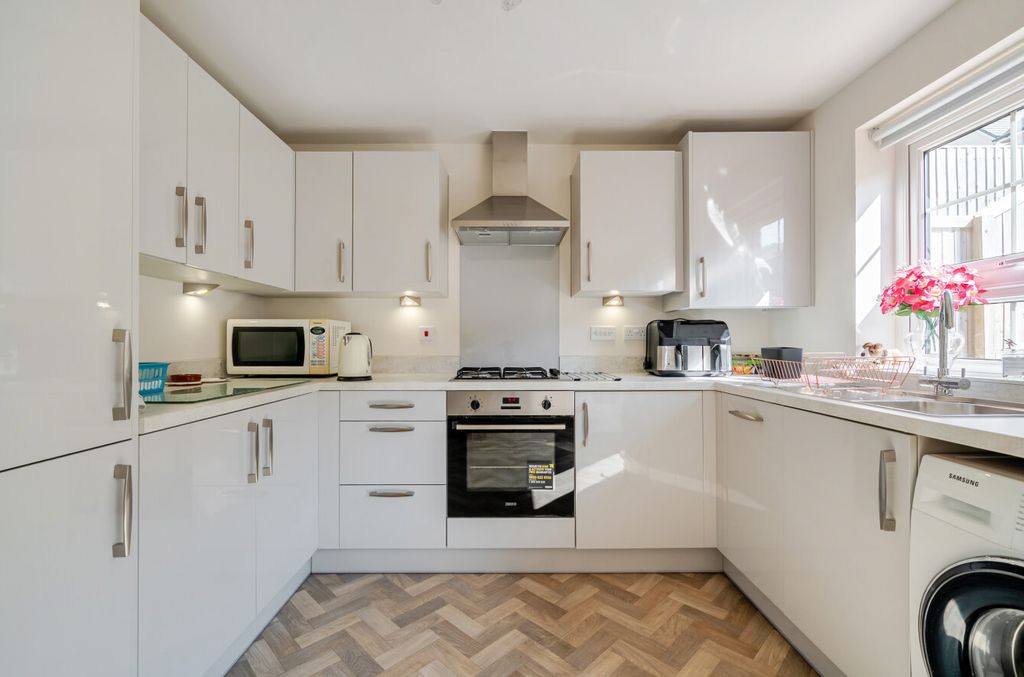 Property photo 3 of 23 3 - 1451690-14-69Efa5...