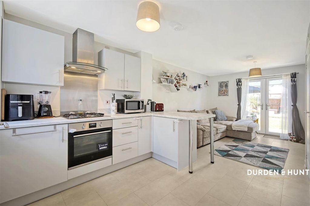 Property photo 2 of 17 Ozalid Road
