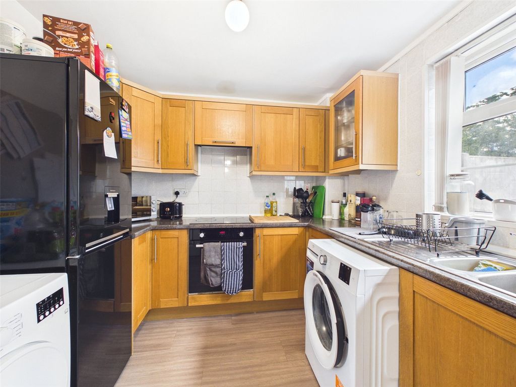 Property photo 2 of 15 Picture No. 16