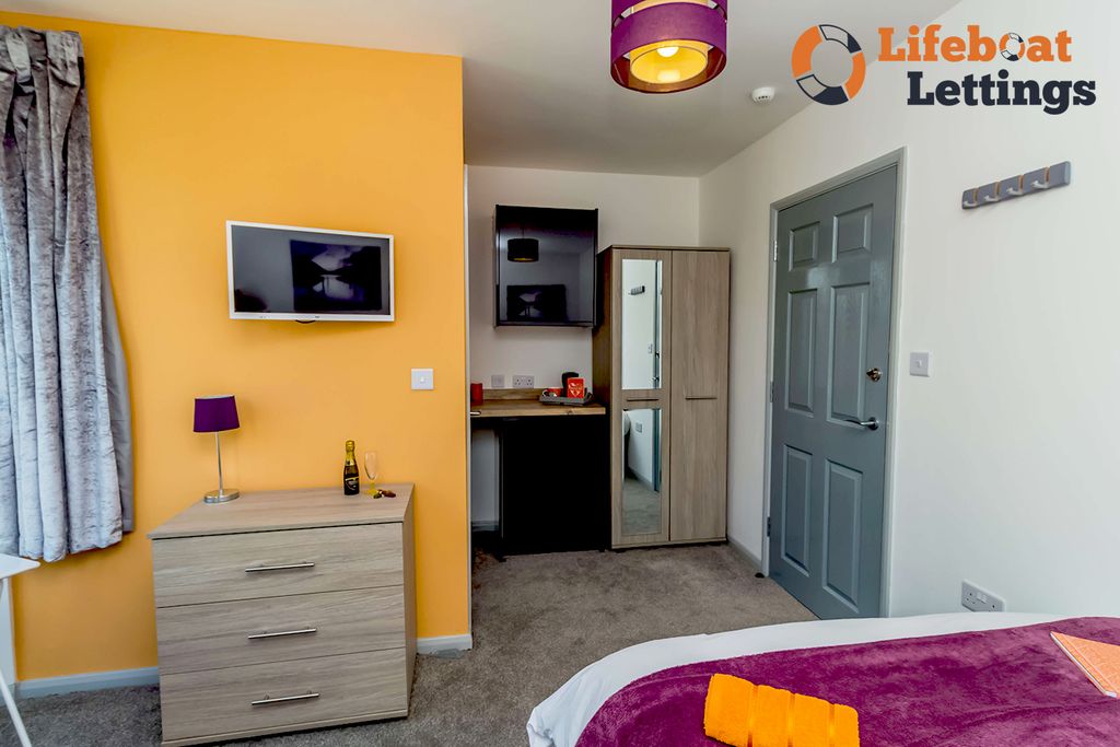 Property photo 2 of 11 Bedroom 3 B