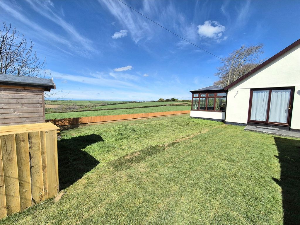 Property photo 2 of 23 Picture No. 33