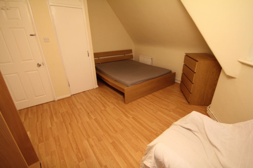 Property photo 1 of 5 Bedroom 1