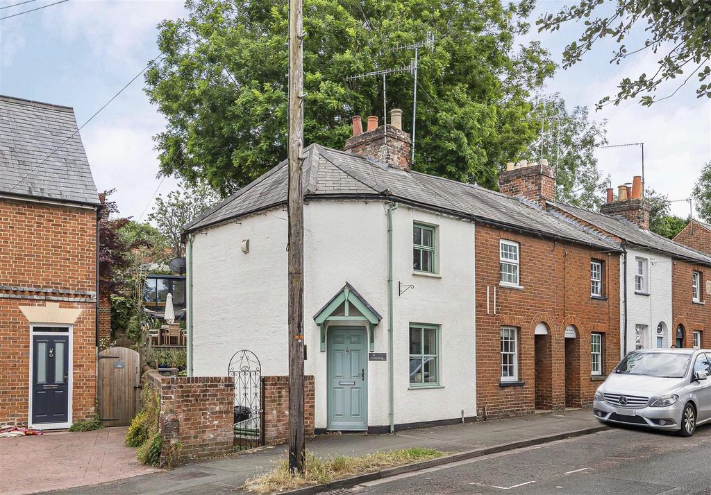Property photo 1 of 26 Riffle Cottage, Henley-On-Thames