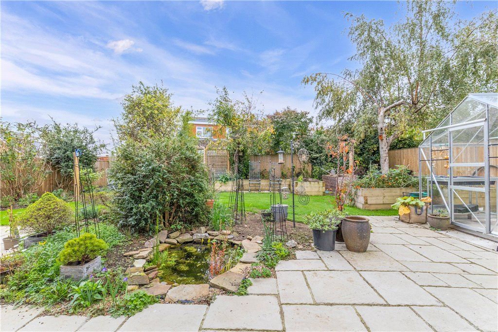 Property photo 2 of 25 Garden