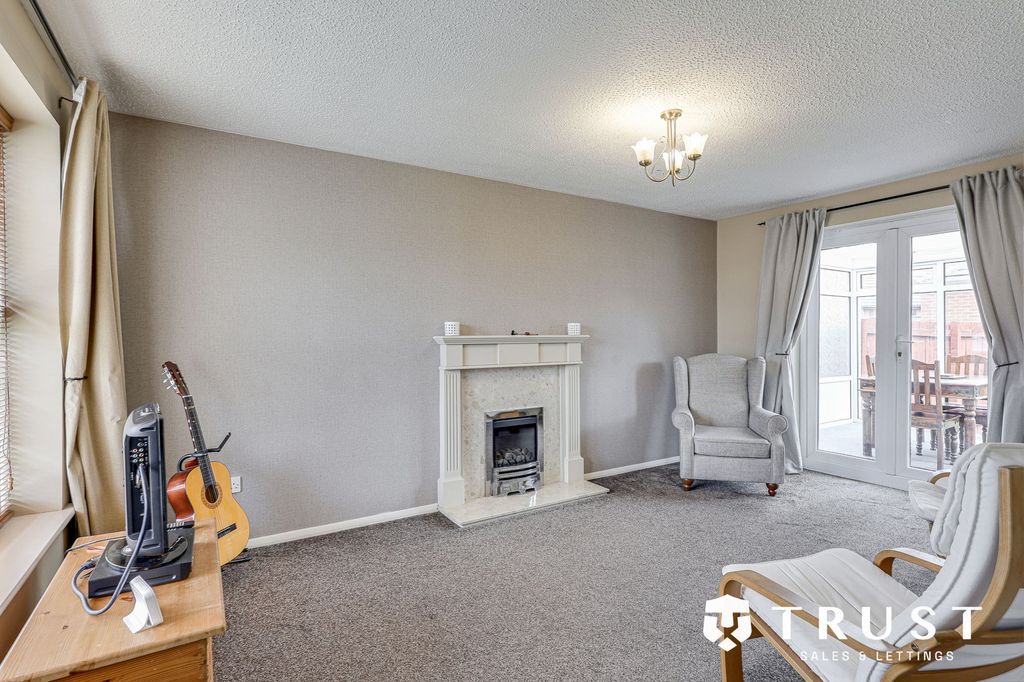 Property photo 3 of 32