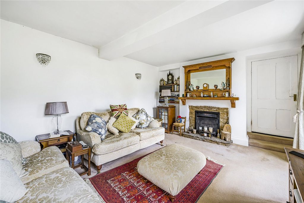 Property photo 3 of 15 Sitting Room