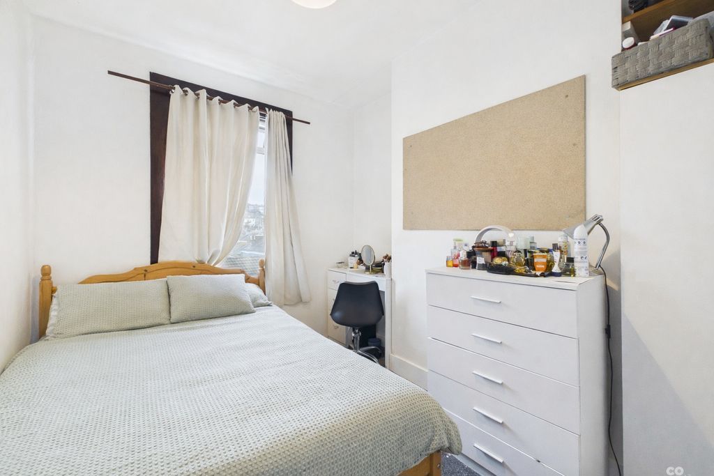 Property photo 1 of 12 Photo 21