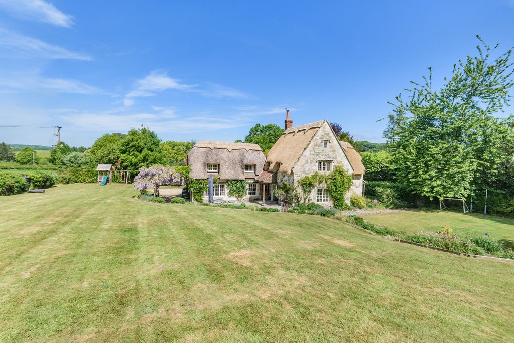 Property photo 1 of 16 Ivy Cottage