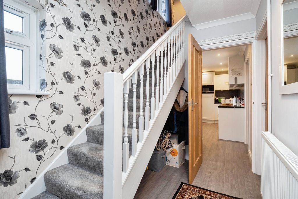 Property photo 2 of 24