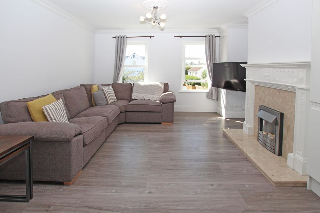 Property photo 2 of 8 Photo 1