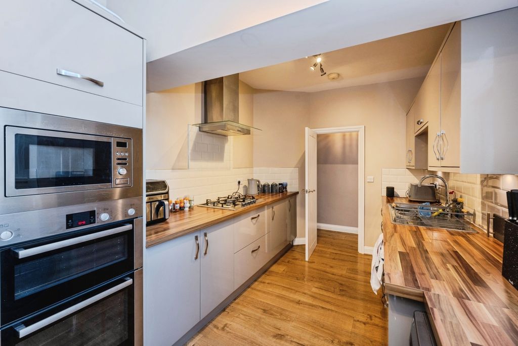 Property photo 2 of 18 Photo