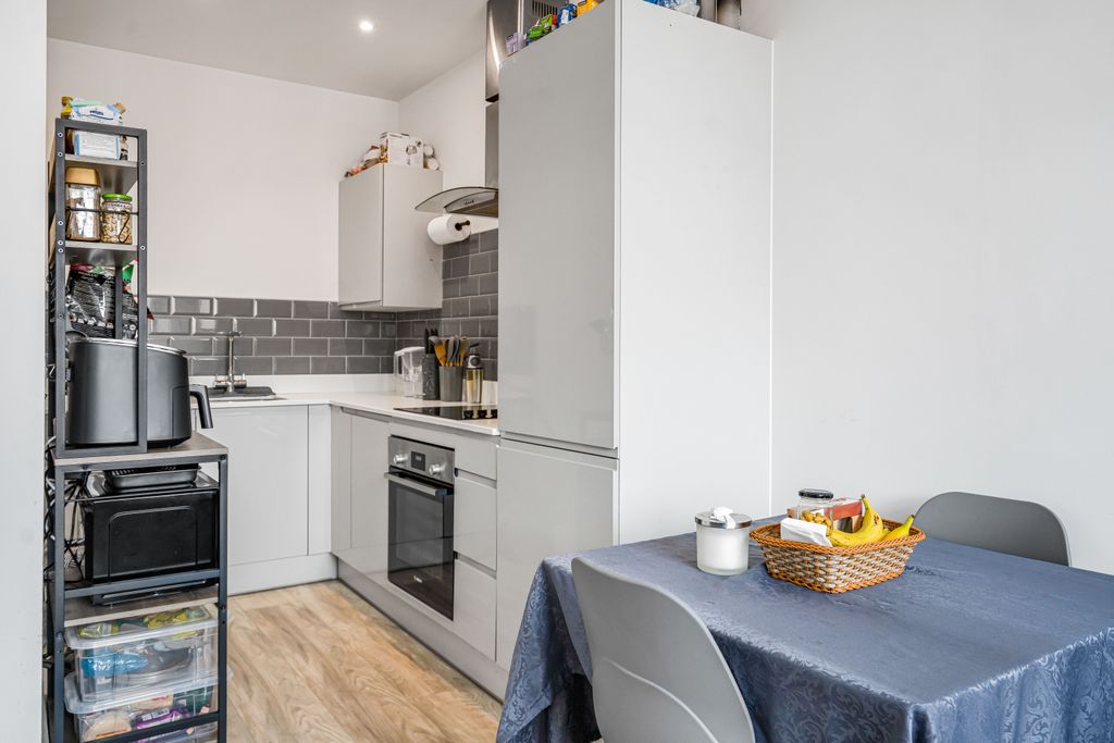 Property photo 3 of 12 6_83130