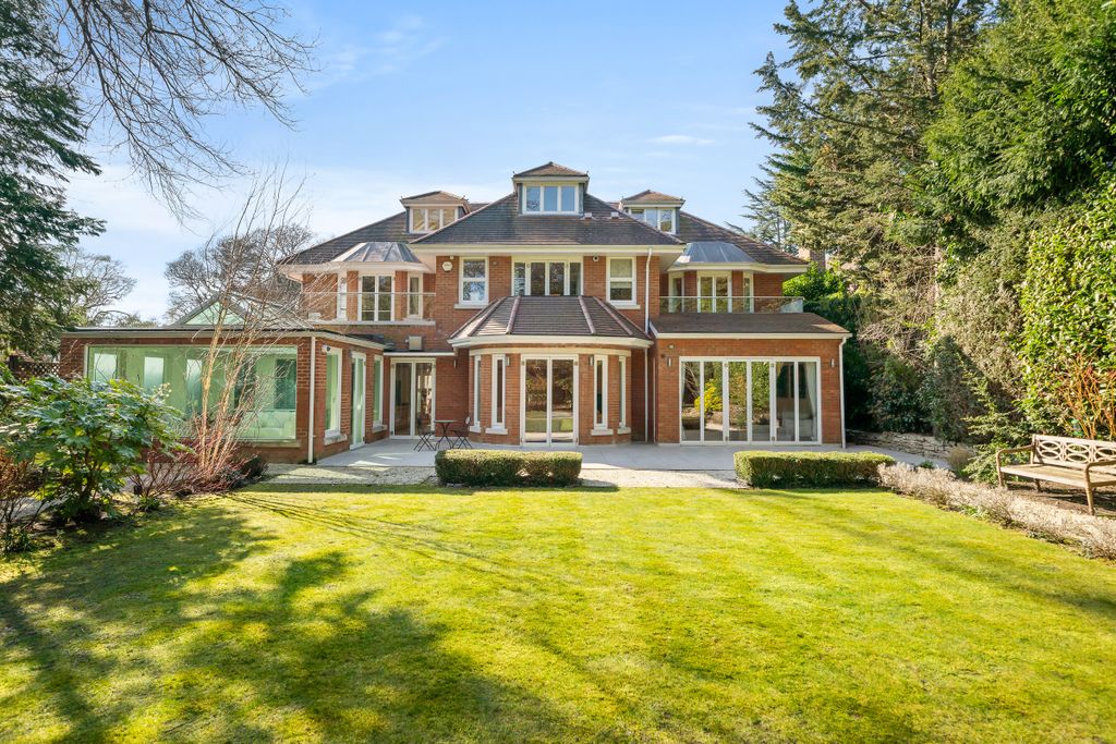 Property photo 3 of 23