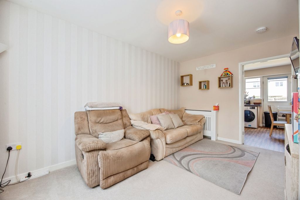 Property photo 3 of 20 Pbox-Img.Jpg